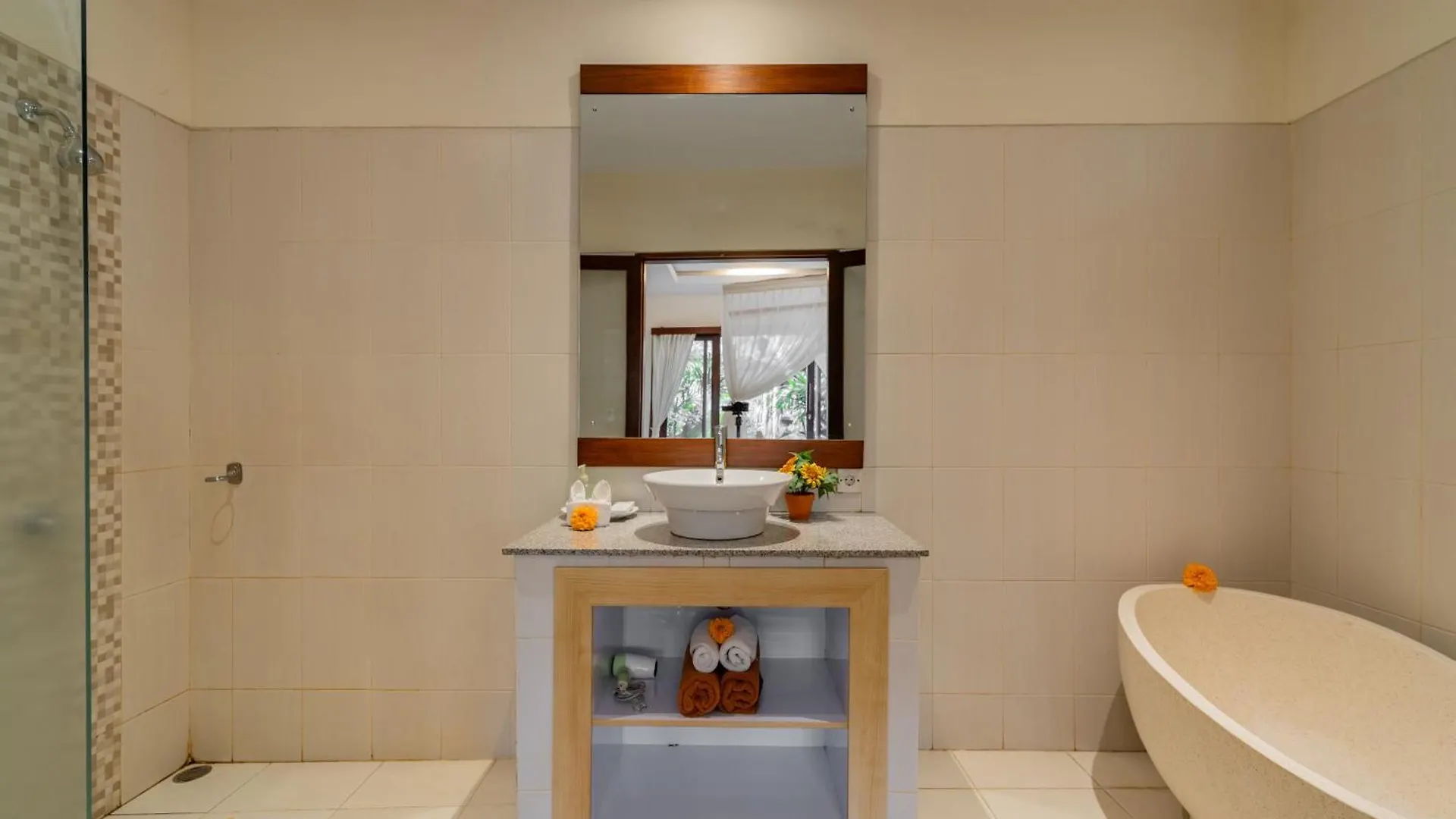 Desak Putu Putra Hidden Hotel Ubud  Indonesia